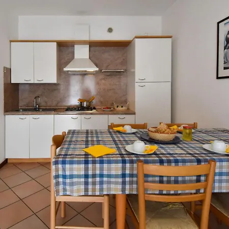 Apartment Apartment Mediterraneo-3 By Interhome Rosapineta